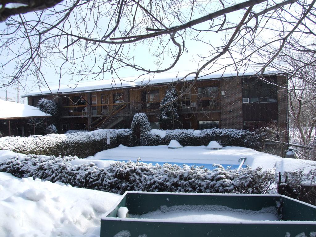 Motel Lennoxville Sherbrooke Exterior foto